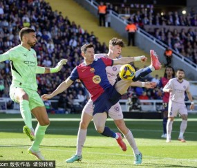 巴萨迎战法兰克福！弗里克三大难题待解，德容回归引发首发之争