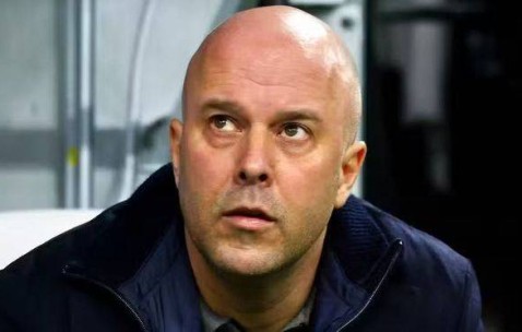 斯洛特昏招!死保这两位 “灾难球员”，再不改就该下课！