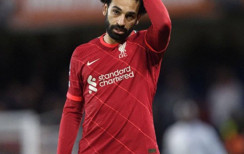 利物浦缺萨拉赫依然取胜，曼城皇马大战，阿隆索的困境无姆巴佩可解？