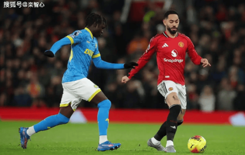 1-1曼联＋终结联赛11连败＋19轮过后依然难求一胜＋深陷泥潭！
