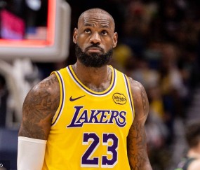 曝湖人高层对詹姆斯不满 曾想不续约交易他