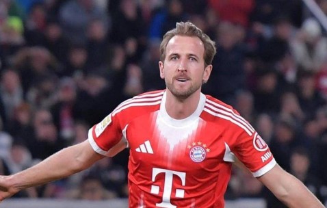 凯恩3分钟双响+失点！十人拜仁2-0锁定欧冠16强，孔帕尼复仇成功