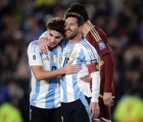 球王诞生!梅西球王加冕,国际足坛历史第一人