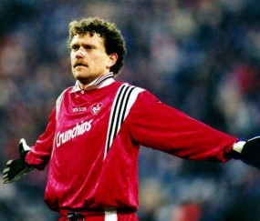 能带队力压拜仁问鼎德甲,却不受德国队重用,老炮生不逢时