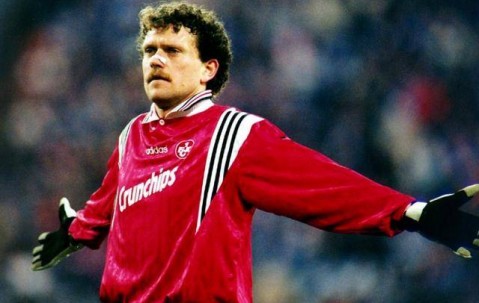 能带队力压拜仁问鼎德甲，却不受德国队重用，老炮生不逢时