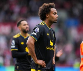 热门球员齐尔克泽转会风云:罗马曼联的博弈与期待