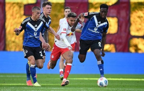 2-1，鲍姆加特纳双响炮，率队6轮不败逼近德甲榜首，仅差拜仁2分