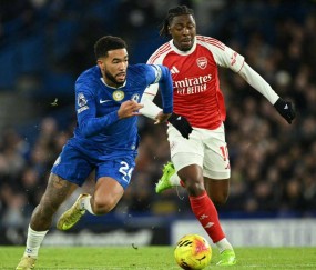 英超榜首战！十人切尔西1-1阿森纳主场7年不胜，马雷斯卡炮轰主裁