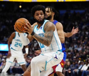 米勒23分鲍尔10分默里16分 黄蜂大胜掘金