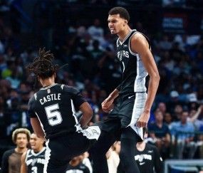 新赛季NBA首秀红黑榜：文班脱胎换骨 大帝烂到家了？