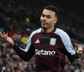 埃梅里神了：击败阿莫林，疯狂10连胜，紧追阿森纳，冲击冠军