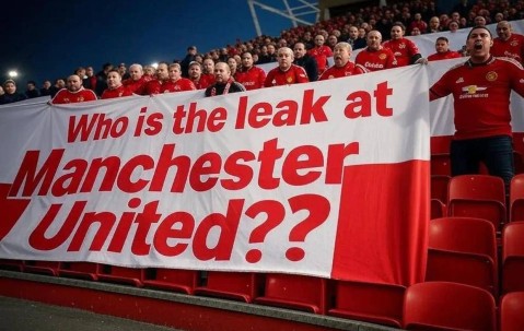 还有内鬼？曼联调查德比首发提前泄密事件！穆帅至今阵容屡遭公开