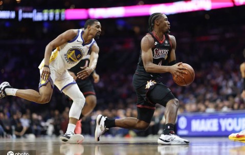 埃奇库姆补篮绝杀马克西35分 76人胜勇士