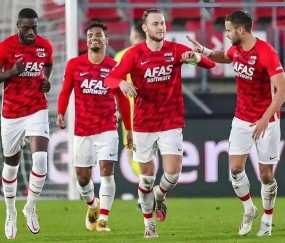 11分领跑+9场输7场!荷甲冠军悬念终结,埃因霍温把联赛踢成独角戏