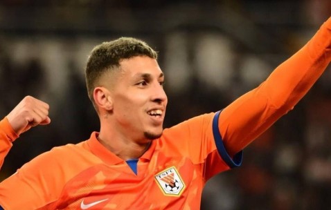 喜讯！首位转会加盟西甲西班牙人队的鲁能锋霸官宣，已亮相训练基地