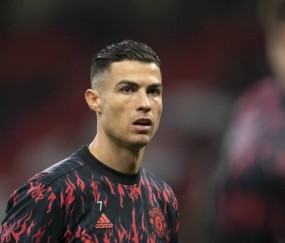 拒绝回归！英媒曝曼联今夏不考虑签回C罗，或加盟美职联挑战梅西