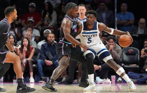 爱德华兹33分鲍威尔21分 热火不敌森林狼