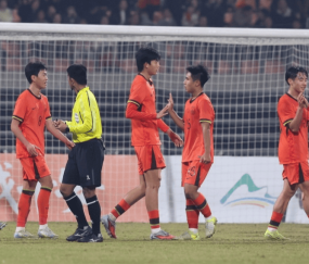 喜讯!U16国足中场加盟欧冠球队,刚穿队服合照