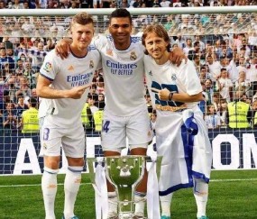 3300万英镑!莫德里奇转会切尔西告吹,皇马成就足坛传奇中场!