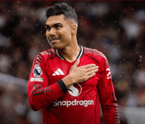 曼联忍痛割爱!功勋铁腰今夏告别,球迷炸锅:他还能再战3年!