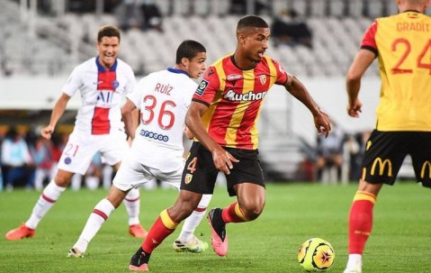 法甲焦点战：洛里昂主场迎里昂，保级队阻击欧战资格竞争者