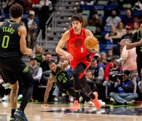 杨瀚森面部挫伤休战 开拓者不敌鹈鹕遭遇3连败