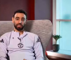 曼联初步诊断B费伤缺5周,无缘战曼城阿森纳!阿莫林开会研究对策