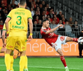 欧罗巴头名锁定战:里昂主场迎战前进之鹰,法甲劲旅对决荷甲黑马