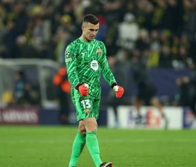 西甲战报：巴萨迎战埃尔切，8分差距待缩小