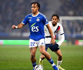 法甲榜首再度易主，巴黎圣日耳曼以2-1力克斯特拉斯堡重回榜首