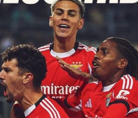 穆帅率领本菲卡3-0大胜，豪取10轮不败+紧随榜首1分，欧冠迎首胜