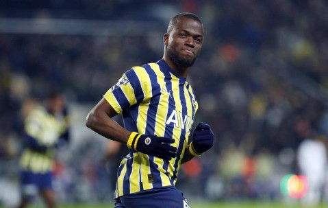 欧罗巴周四焦点战：匈牙利班霸死磕苏超劲旅，费伦茨主场能否驯服流浪者？