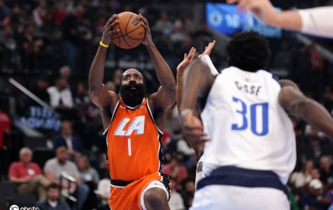 弗拉格35+8哈登空砍29+8+11 独行侠送快船四连败