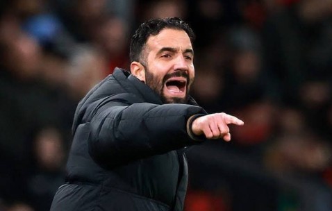 阿莫林再骂曼联一人，解释半场就换下他原因！冬窗欲卖他签新前锋