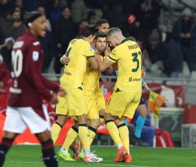 逆转惊险！AC米兰客场3-2击败都灵，强势登顶意甲榜首