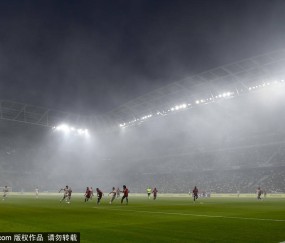 尼斯惨遭本菲卡双杀，主帅直言：欧冠舞台我们还不够格！