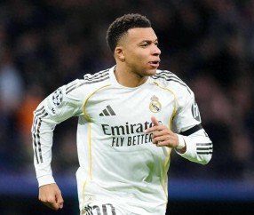 刷新C罗纪录！欧冠传奇改写，姆巴佩7战轰入12球，登顶历史首位