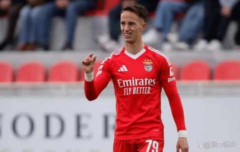 第95分钟绝杀！62岁穆里尼奥挥拳怒吼，本菲卡逆转豪取3连胜，距葡超榜首只差3分