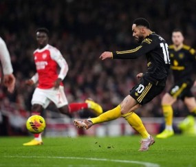 曼联3-2逆转绝杀阿森纳!连胜前二进前四,卡里克10天超阿莫林一年秘诀曝光