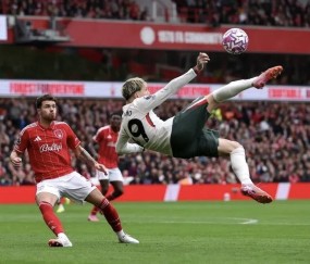 砸钱引援却翻车！切尔西3-0大胜藏2大隐患，55%传球率+半场弃将谁背锅？