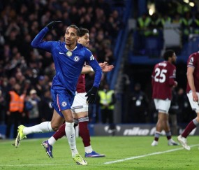 阿森纳对阵切尔西：蓝军背水一战，枪手严阵以待，谁能拿下英联杯决赛席位？