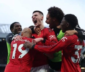 曼联两球领先补时被追平后3-2绝杀！卡里克三连胜通过考验，再做一事前四无忧