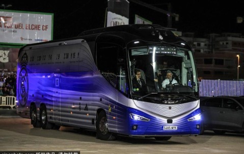 哈维·阿隆索的挑战：在逆境中维护皇家马德里的尊严与团结