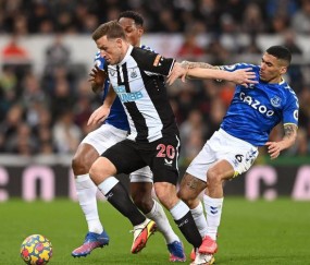 圣吉联欧冠两连败,主场不败金身,客场疲软,需背水一战;马赛客场失利,需突破颓势保级。