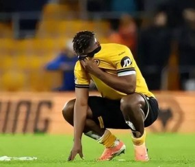 0-1诺丁汉+联赛7连败+各项赛事8连败+今晚爆冷曼联拿首胜?