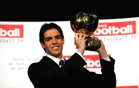 巴西足球最后的金球奖得主！18年前的巅峰卡卡到底有多强？