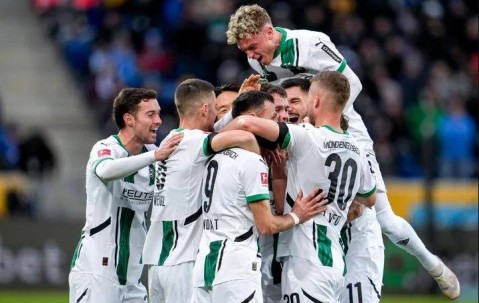 足坛悲喜一夜！国米7连胜终结，拜仁3-0豪取13连胜，大巴黎3-0，多特压哨绝杀