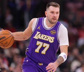 东契奇46+11詹姆斯24分 湖人大胜公牛