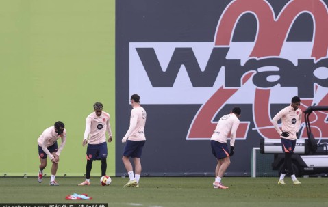 特尔施特根的坚守与挑战：他在巴萨的未来何去何从