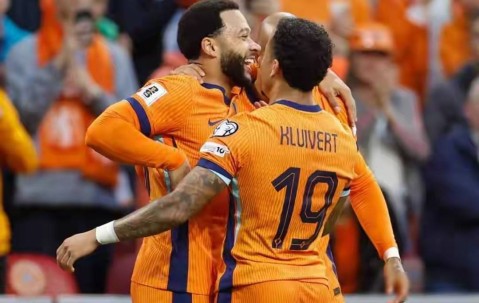 1-1平垫底狼队+24分丢12分！阿莫林3-4-3失灵，曼联争五悬了？